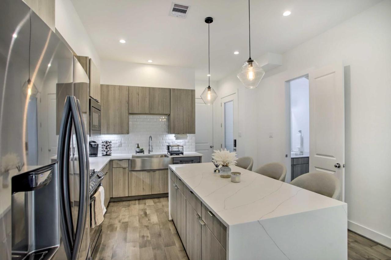 Newly-Built Luxury Galleria Area Townhome! Houston Bagian luar foto